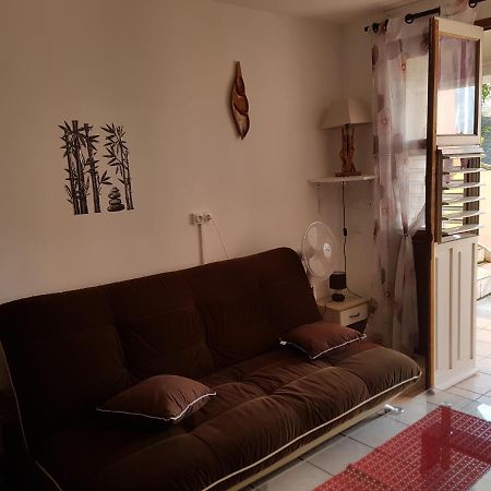Hibiscus Apartment Ле Госие Екстериор снимка