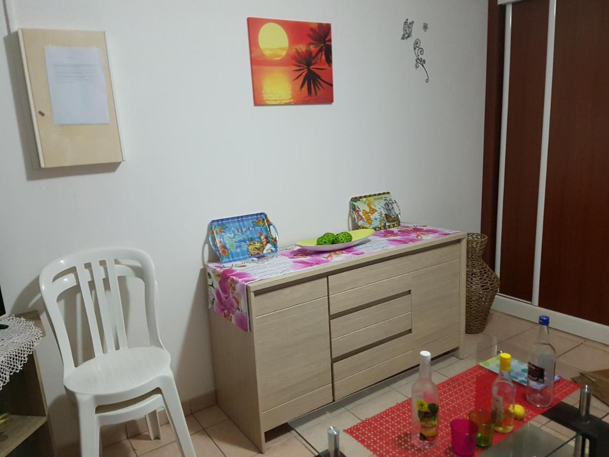 Hibiscus Apartment Ле Госие Екстериор снимка