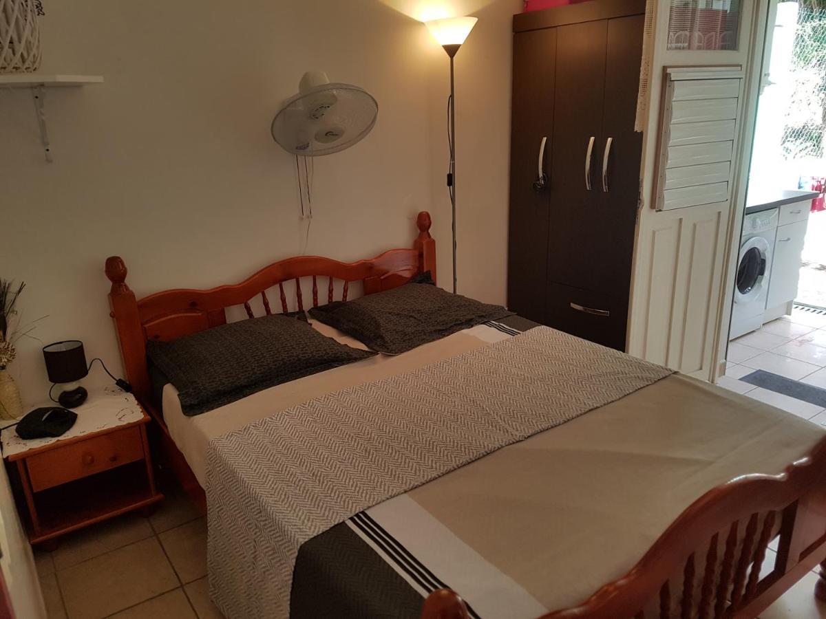 Hibiscus Apartment Ле Госие Екстериор снимка